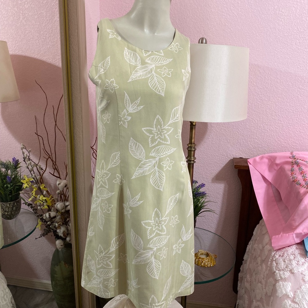 Silk Summer Vacation Pineapple Moon Sz Medium